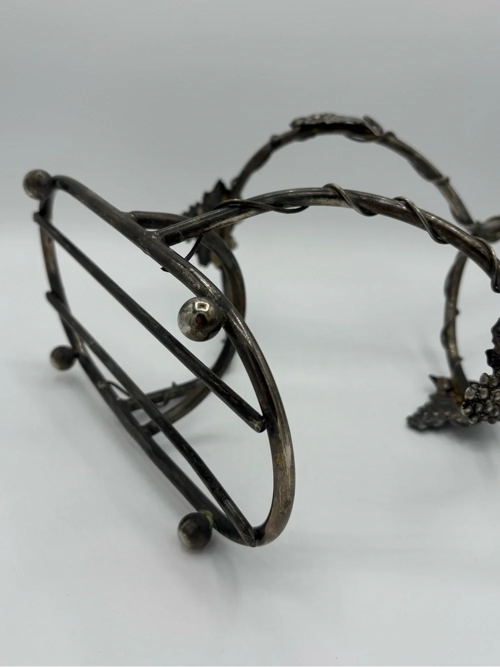 Vintage Grapevine Double Wine Bottle Holder Silver Tone Metal Caddy